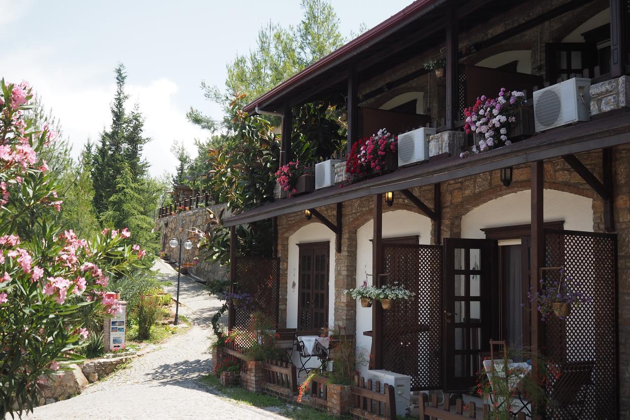 Loca Hotel Side Exterior foto